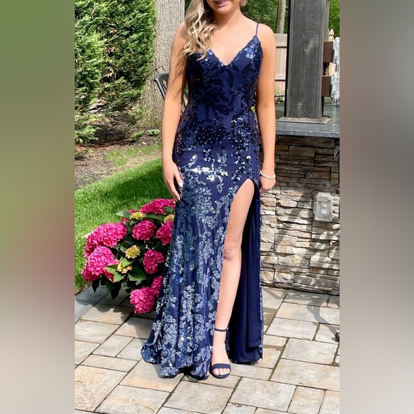 Beautiful prom dress - Picture 5 of 7